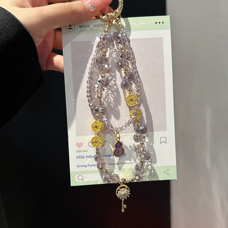 Boutique hecho a mano de alta gama teléfono móvil cadena colgante mariposa cuentas de vidrio cadena larga cordón de teléfono móvil de moda colgante de mensajero largo