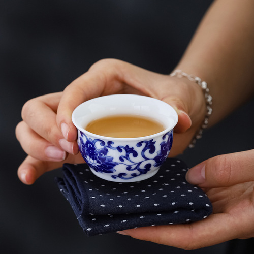 Dehua white ceramic small teacup, Gongfu tea set, tea tasting cup, antique blue and white porcelain tea bowl, single cup, manufacturer wholesale