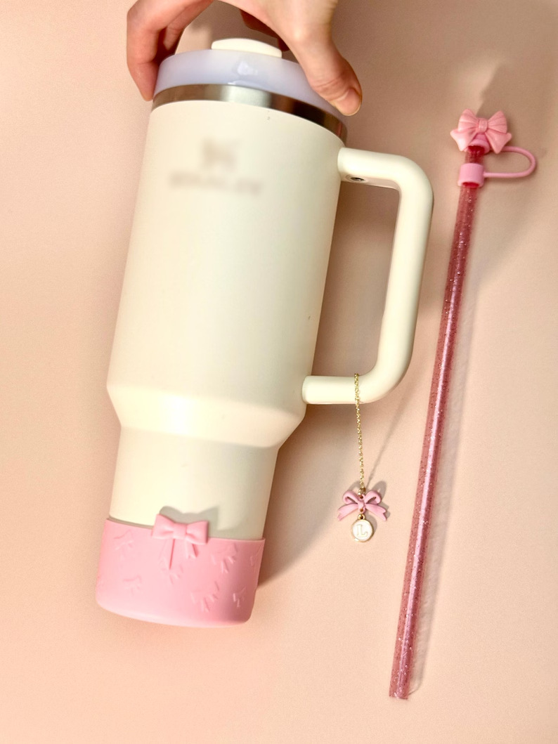 90g Weight Straw Decorative Cap, Cup holder, Cup Chain Kitchen and drinking utensils 1 Set Quantity Casual Occasion Silica Gel Material Bow Knot Pattern Cute Style Cute Bow Knot Silica Gel Straw Decorative Cap Cup Holder Cup Chain 1 Set 1
