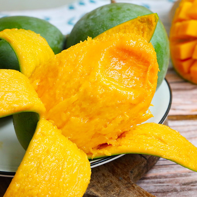 Sichuan Kait Mangoes Fresh Tropical Fruit Green Skin Sweet Heart Freshly Picked Sweet Aromatic Large Juicy Fruit