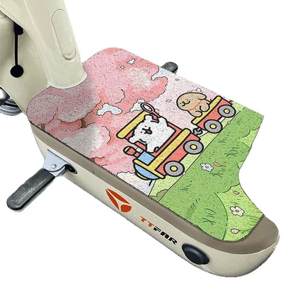 Universal Foot Pad: Lines, Puppies, Stain-Resistant and Easy-Care