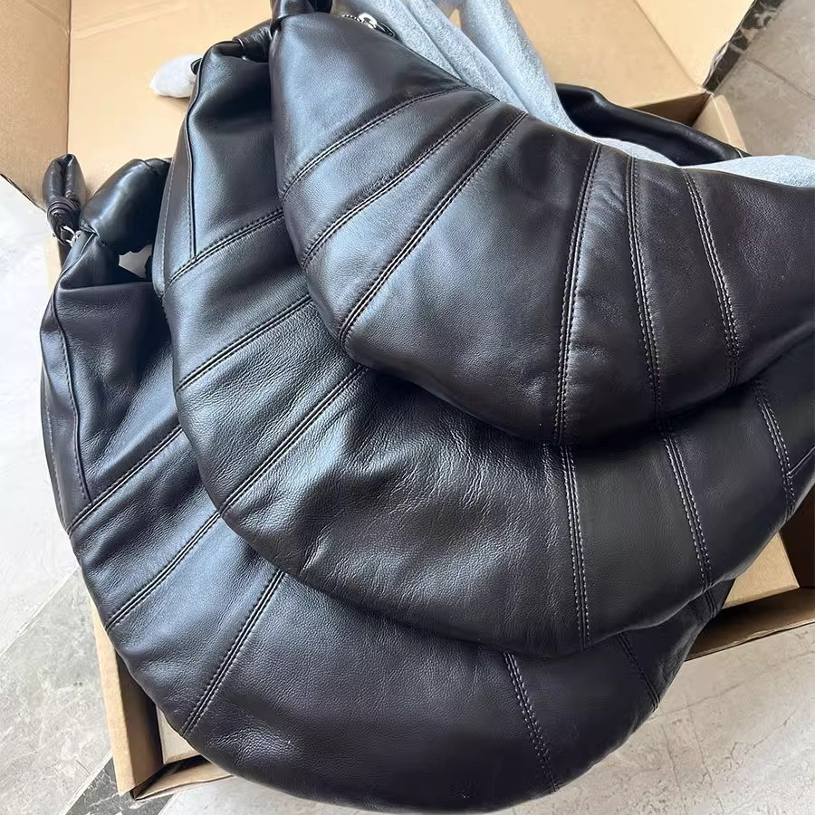 正确版lemalre绵羊皮牛角包可颂包头层真皮单肩包斜挎包大容量包