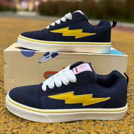 2025新款闪电图案帆布鞋男女百搭休闲板鞋