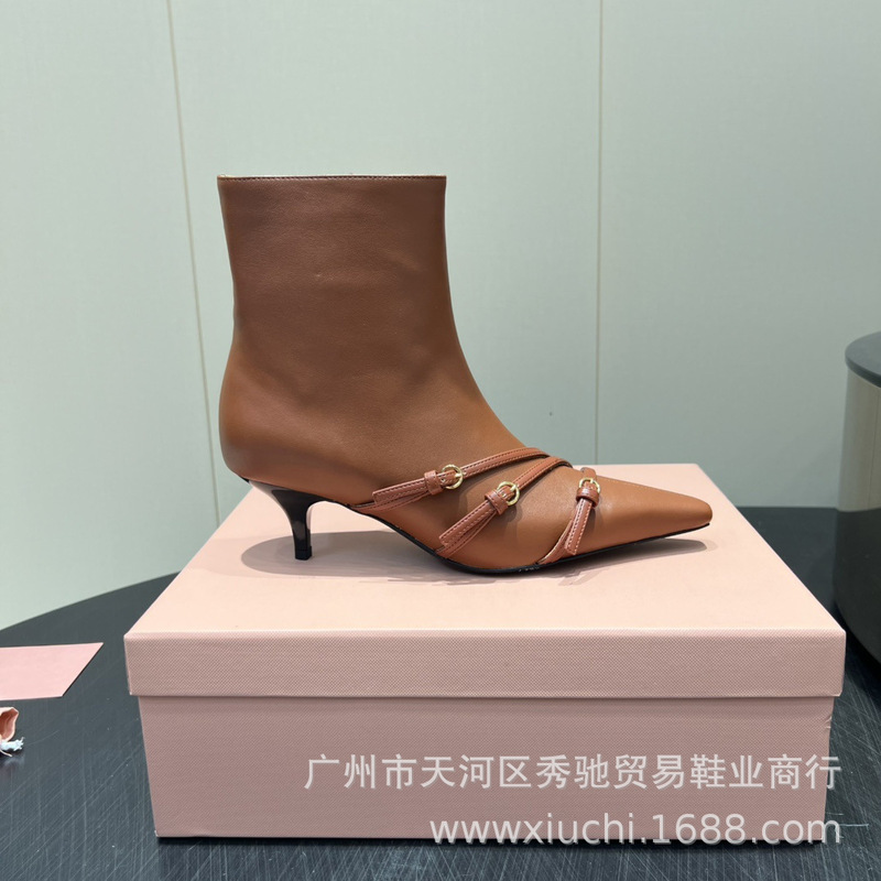 2025新品缪家尖头扣带短筒靴高跟细跟短靴时装短靴高端真皮女靴|undefined