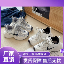 儿童休闲鞋2026春秋季新款小白鞋运动鞋舒适中大童休闲软底老爹鞋