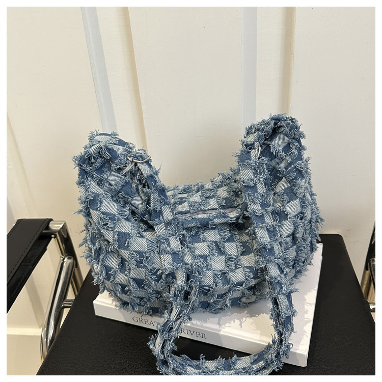 Casual and fashionable crossbody bag 2025 new style large-capacity simple checkered single-shoulder bag, personalized and versatile, lightweight underarm bag undefined