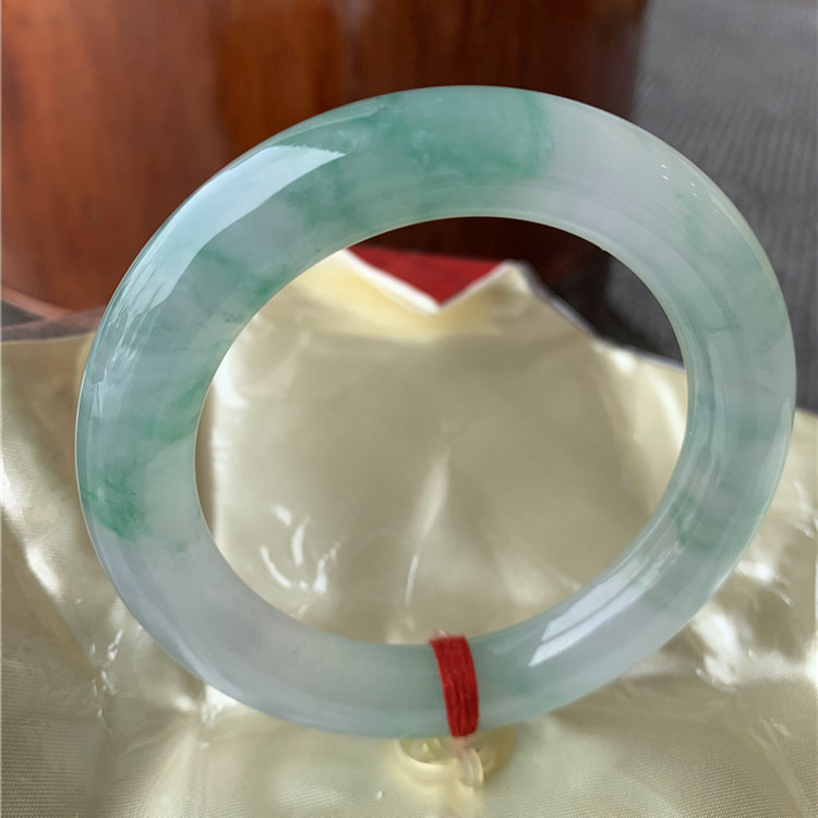 Bracelet en jadéite naturelle birmane de type A, bracelet en jade_voghion.com