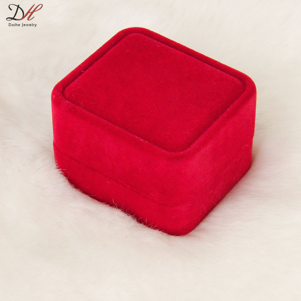 绒布盒冠军戒指收纳红色简约高级感