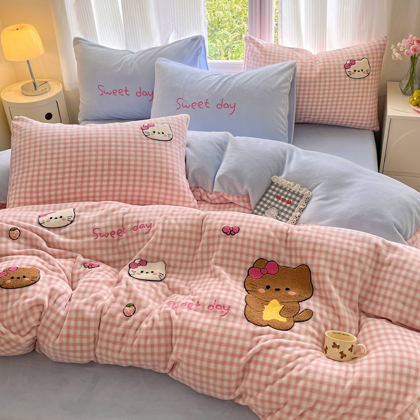 Invierno de dibujos animados de leche de seda cama de cuatro piezas en invierno de seda de coral calentamiento sábanas cubiertas de cama de tres piezas