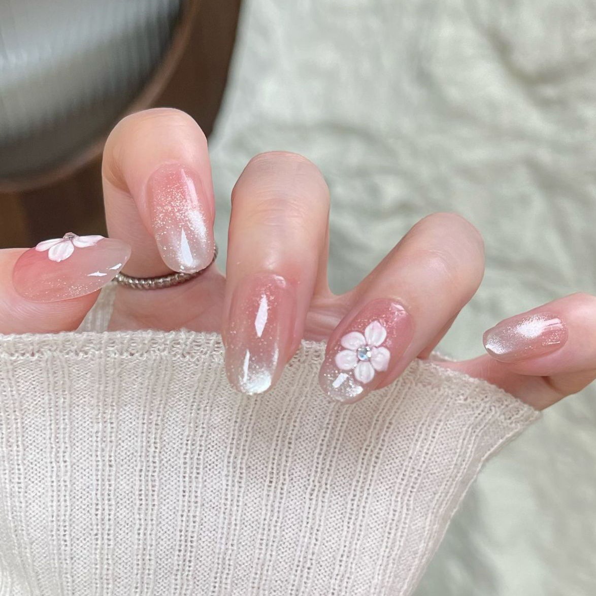Explosiones de uso de uñas de ojo de gato flor tridimensional lindo dulce parche de uñas falsas desmontable parche de uñas prefabricado engrosado