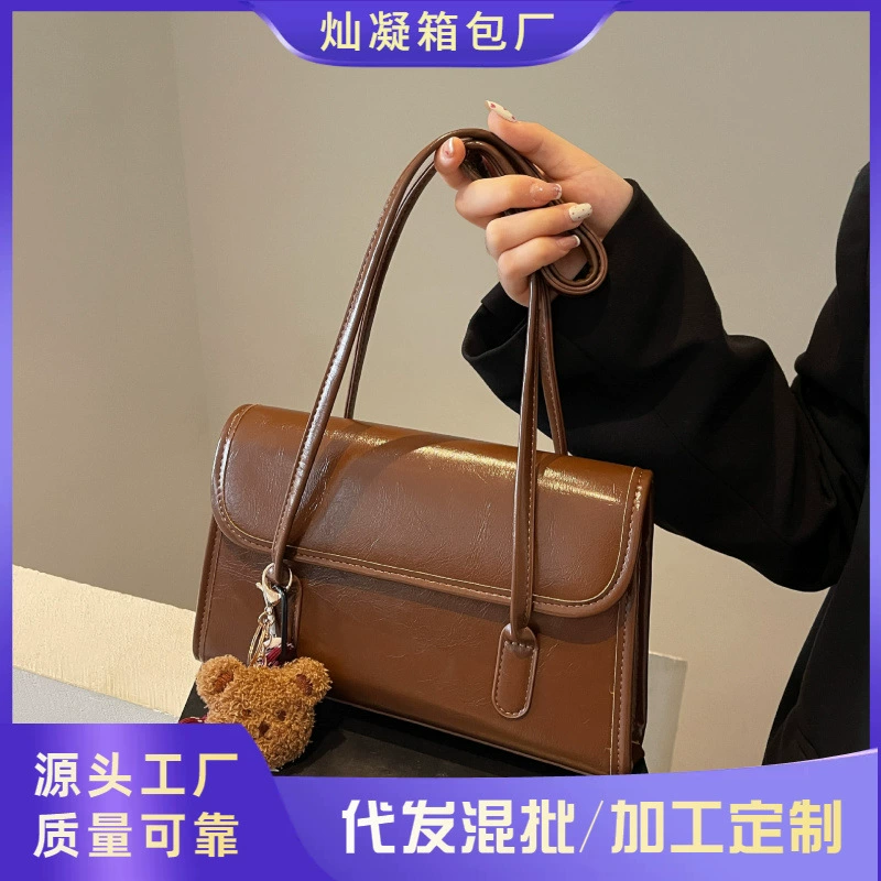 Трансграничная ретро сумка женская большая емкость 2024 новый осенний и зимний отдых дикий высокий смысл дамы на одно плечо