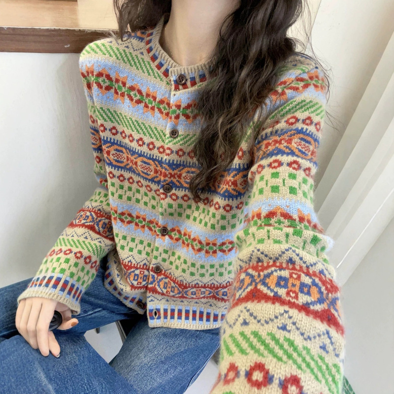 Retro ethnic-style single-breasted, straight-cut, long-sleeved knit cardigan, autumn/winter 2026 new collection, versatile layering top for women Retro ethnic-style single-breasted, straight-cut, long-sleeved knit cardigan, autumn/winter 2026 new collection, versatile layering top for women