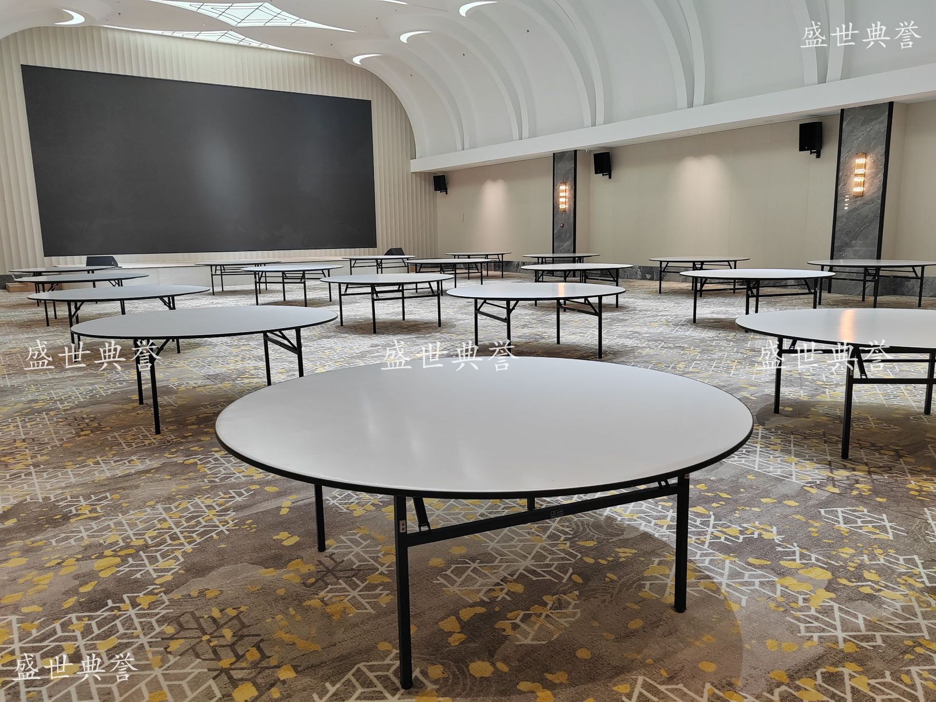 Suqian star hotel catering furniture restaurant wedding banquet folding round table theme wedding 12-person banquet 2-meter round table pic 5
