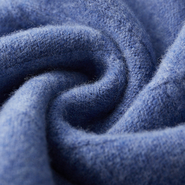 Demi-season woolen sweater