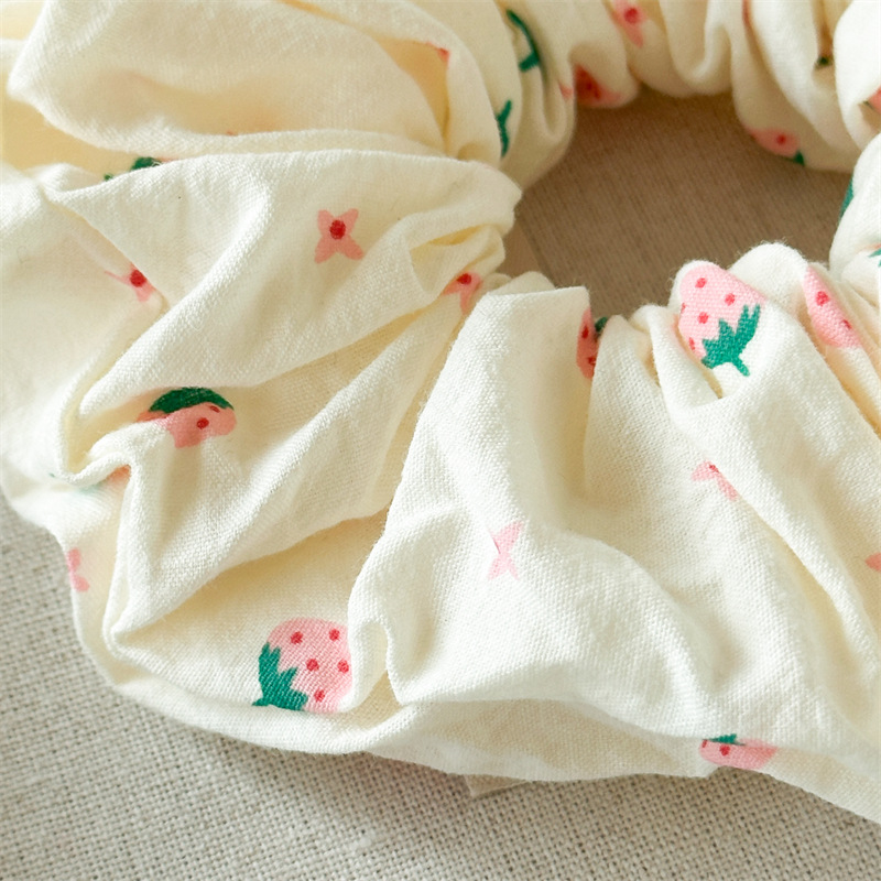 7g Weight Ponytail hair ring Hair Accessories Type 1 Piece Quantity Casual, Holiday Occasion Cloth Material Strawberry Pattern All Seasons Season Women's Gender Elegant, Sweet Style Elegant Sweet Women's Strawberry Cloth Ponytail Hair Ring 4