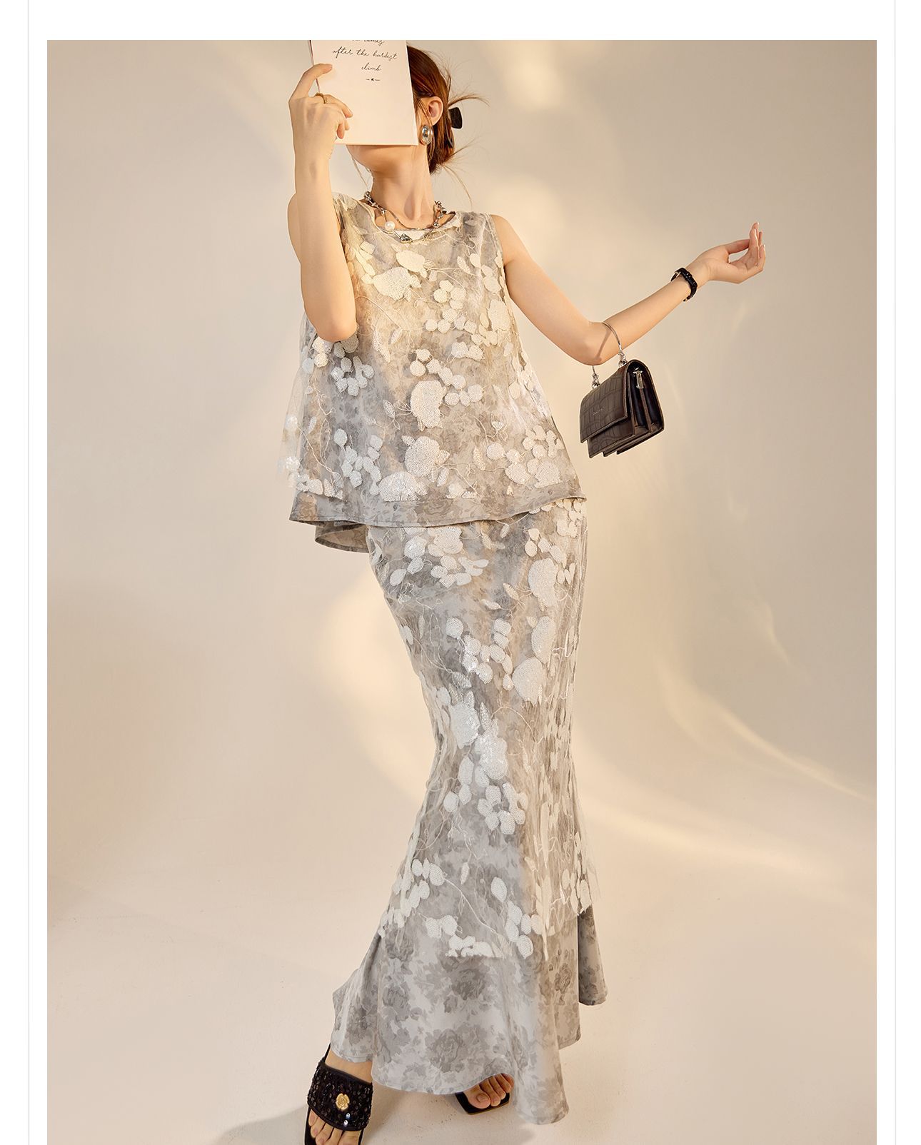 Bộ vest nữ phong cách Trung Quốc mới mùa hè 2026, thêu sequin, chân váy ngắn và áo vest — Chân váy màu trắng be, Chân váy đen cao cấp, Gilê đen cao cấp, Gi lê màu trắng be chi tiết 10