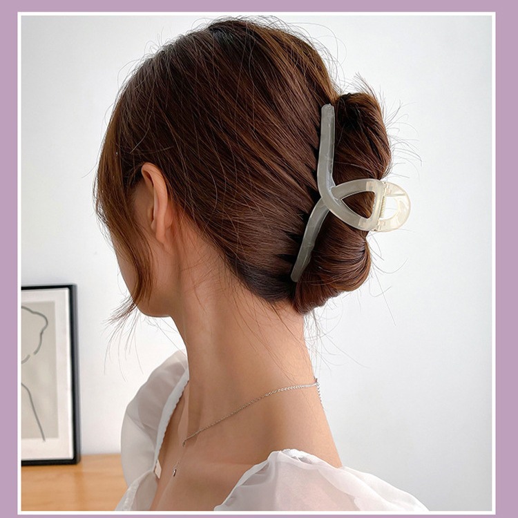 Elegant and Elegant Headwear Large Grab Clip Shark Clip Hairpin Women's Back of Head Acrylic Hair Grab Clip Summer New Style