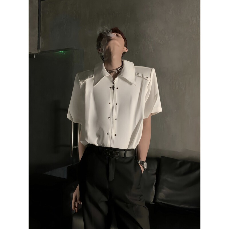 Summer Niche Metal Deconstructed Design Shoulder Pad Shirt for Men and Women, High-End Handsome Loose Zipper Short-Sleeved Top