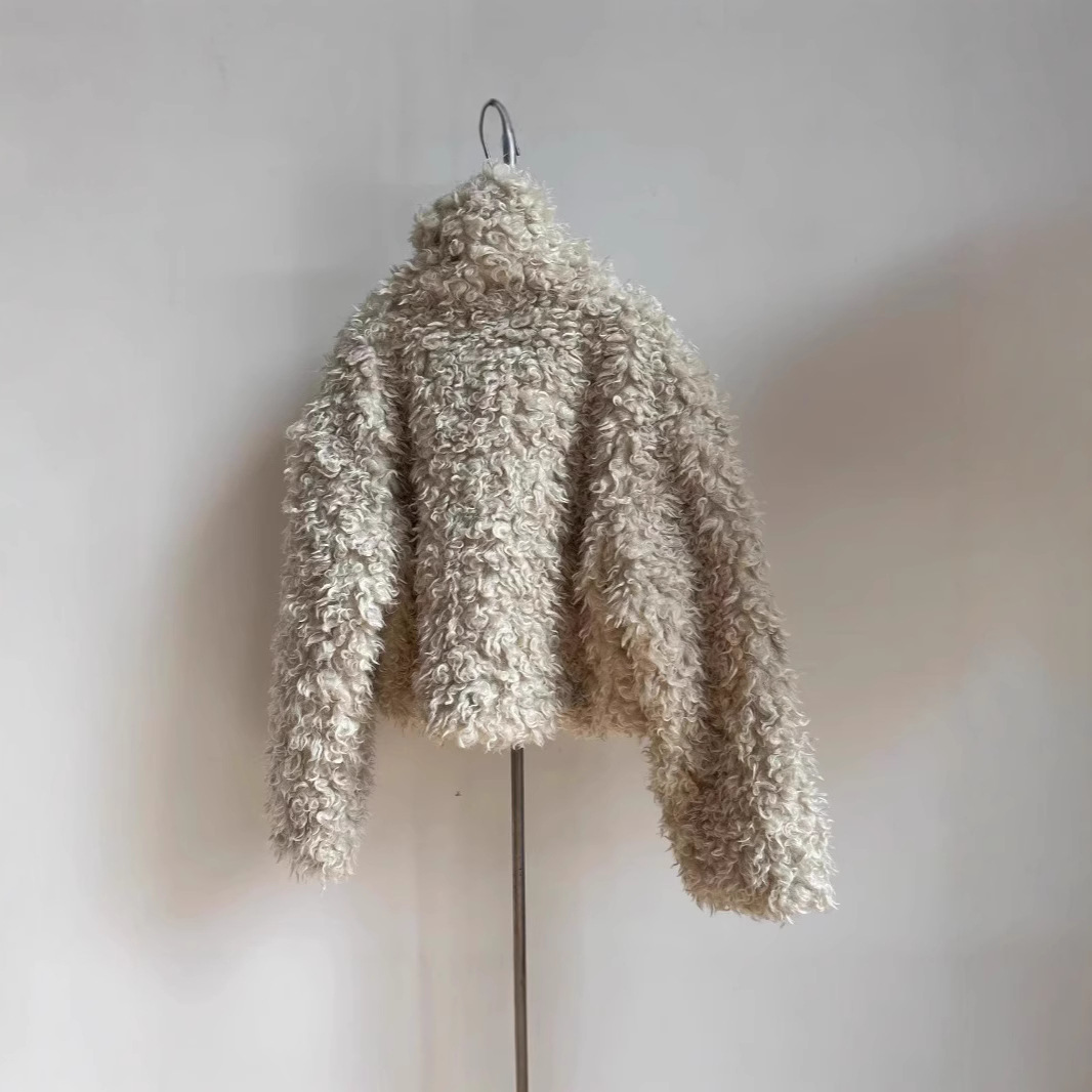 가을과 겨울 2024 새로운 여성용 후드 봉제 코트 소프트 왁스 게으른 스타일 테디 벨벳 양가죽 카디건 탑