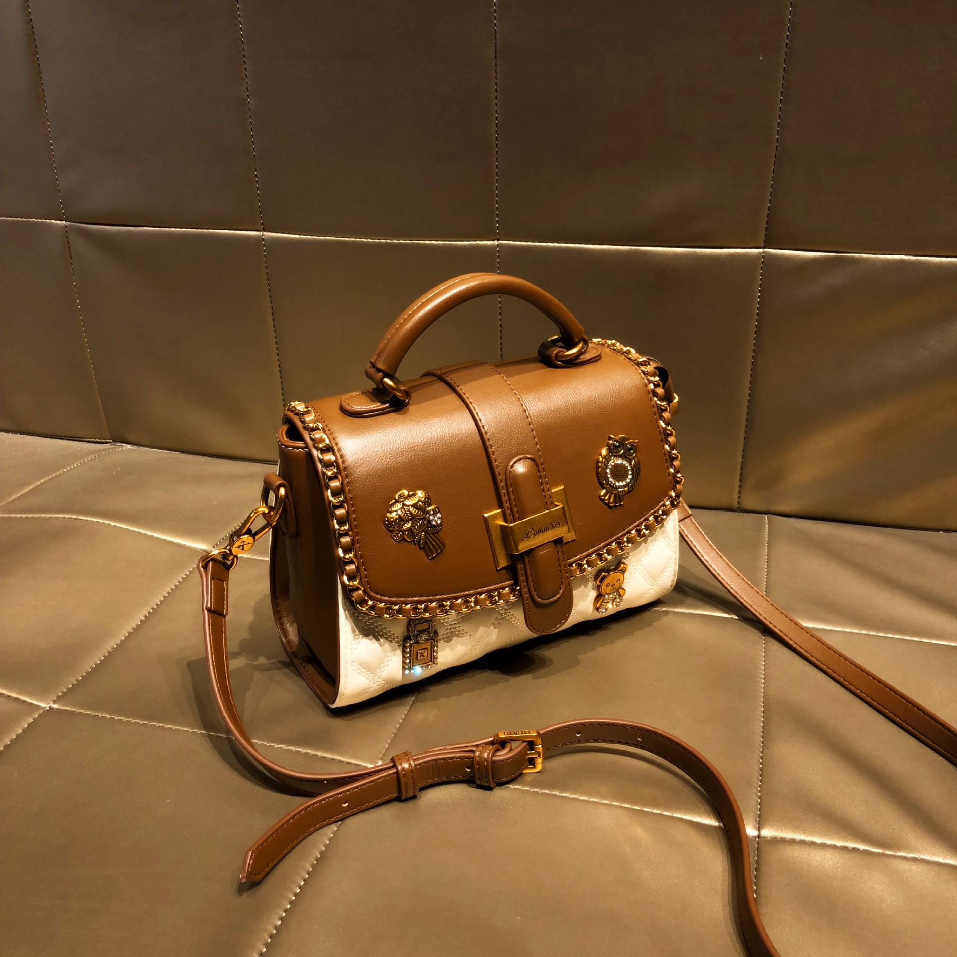 Túi đeo chéo nữ da thật satchel dáng vuông nhỏ gọn — Gấu Nhỏ/Bu Bu/Trắng, Gấu Nhỏ/Bu Bu/Đen