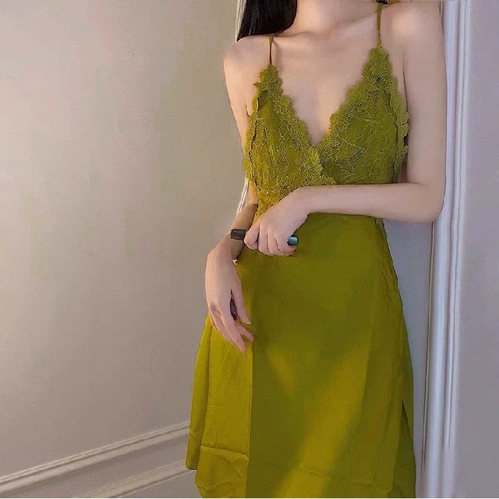 Sexy Pajamas for Women Summer Ice Silk Thin Style with Breast Pads Lace Suspender Nightgown Set Sexy Temptation Douyin Style