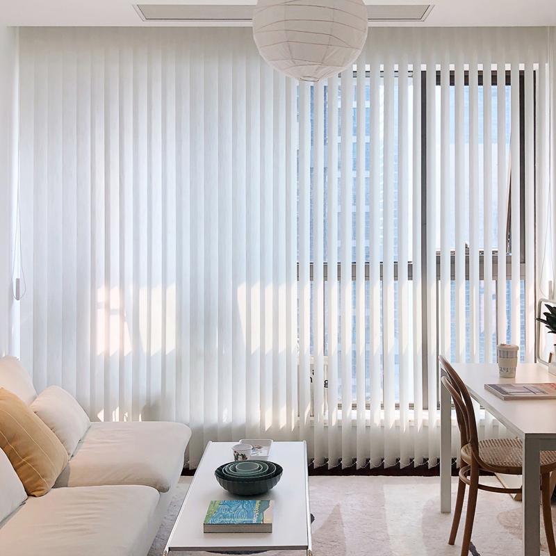 Louver curtain Vertical blinds shading Sunscreen a living room bedroom Office balcony Partition curtain to ground Manufactor wholesale