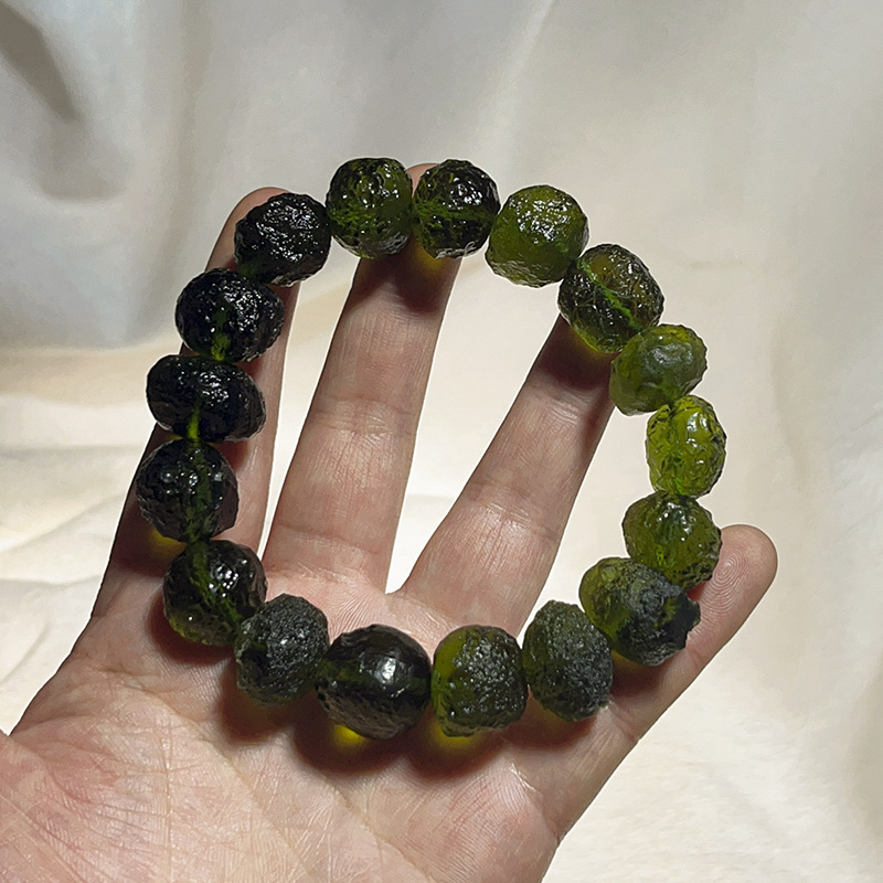 Natural Czech Meteorite Bracelet Cosmic Mineral Raw Stone Healing Spiritual Men's and Women's Jewelry Bracelet Decorative Play Chain Natural Czech Meteorite Bracelet Cosmic Mineral Raw Stone Healing Spiritual Men's and Women's Jewelry Bracelet Decorative Play Chain