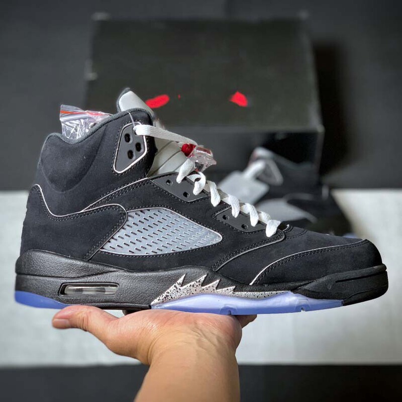 Putian Pure Original Aj5 Retro Basketball Shoes Men's Black Silver Shark Teeth 3m Reflective Sports Shoes Easiest for Match Couple Casual Shoes