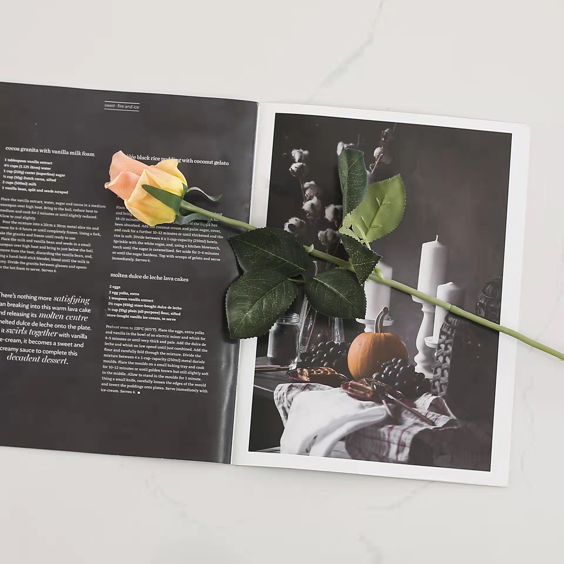 Bouquet Artificial de Capullo de Rosa Hidratante, de Alta Gama, Planta Verde de una Sola Rama, Arreglo Floral Artificial, Decoración para el Hogar con Sensación Húmeda para la Sala de Estar