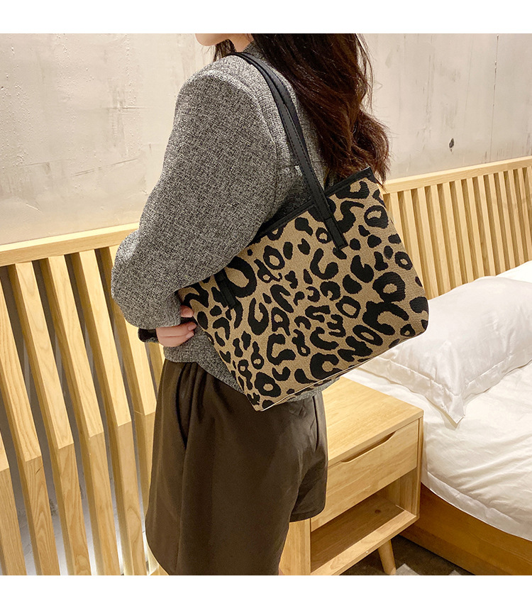 Cartoon, Solid Color, Leopard Pattern Women's Large All Seasons Pu Leather Streetwear Underarm Bag