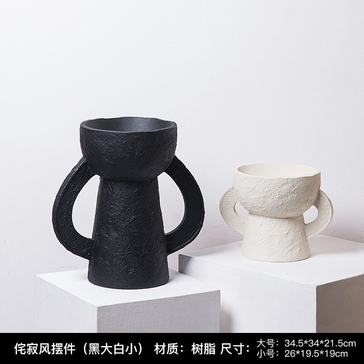 リビングルームの置物は軽くて豪華で高級な雰囲気のお酒棚の装飾品です。