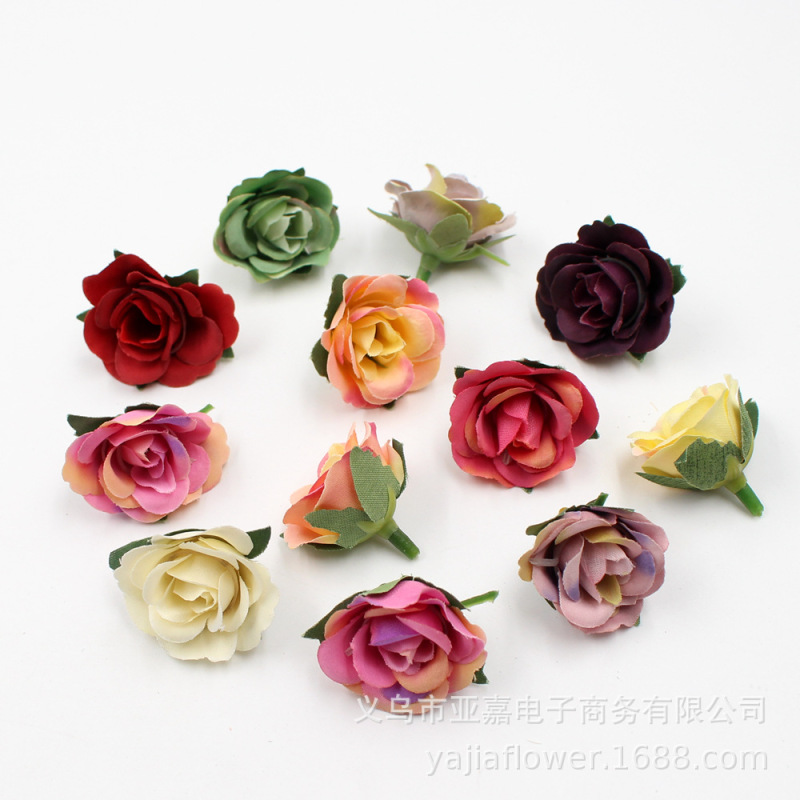 レトロなバラの花の頭をシミュレーションします。|undefined