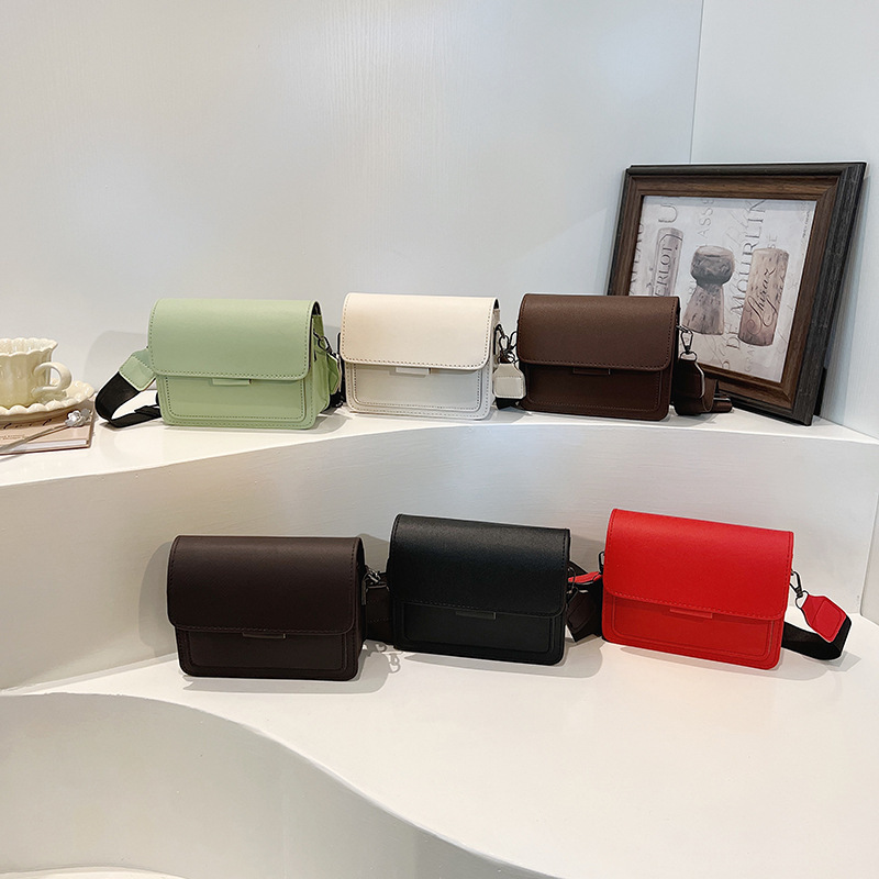 Foreign Trade Fashion Versatile Shoulder Bag Women's Spring and Summer New Retro Pure Color Casual Simple Crossbody Small Square Bag Bag Foreign Trade Fashion Versatile Shoulder Bag Women's Spring and Summer New Retro Pure Color Casual Simple Crossbody Small Square Bag Bag