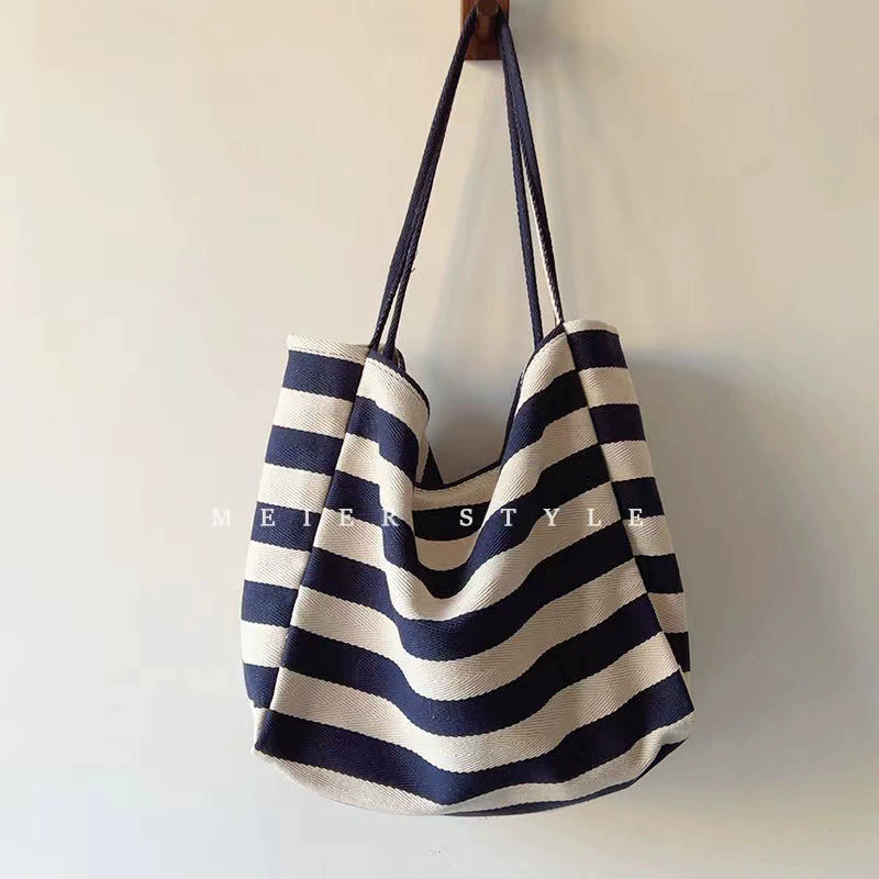 Плечевая сумка, вместительная модная Tote, коллекция 2023 — multicolor варианты (Black / Blue)