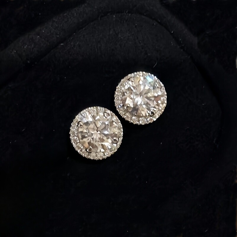S925 スターリングシルバークラシックフルダイヤモンドプリンセスイヤリング女性用、芸術的、軽い、豪華、ファッショナブル、ハイエンドイヤリング|undefined