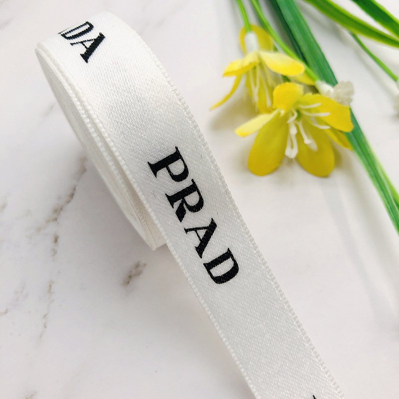 赤い本の小さな香りのリボンの髪飾りリボンのプレゼントのひもの花束の帽子の縁の手作りのdiyブランドのリボン|undefined