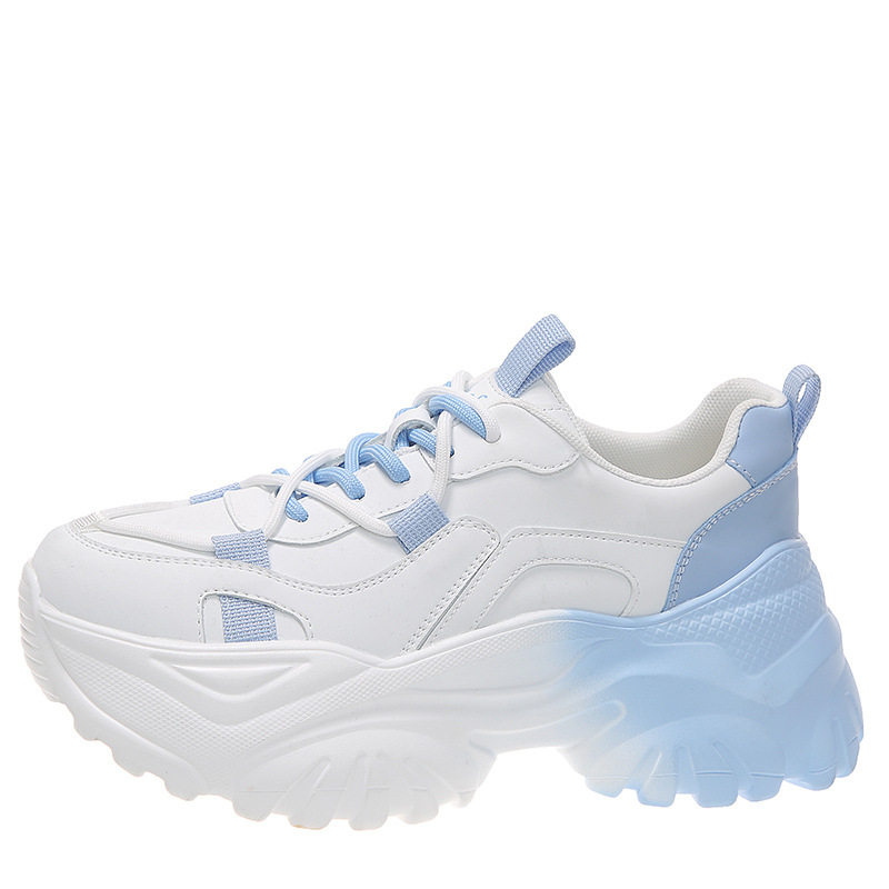 Zapatos super calientes de papá zapatos de mujer primavera 2025 nuevo aumento de suela gruesa deportivo ocio pequeño blanco verano red transpirable
