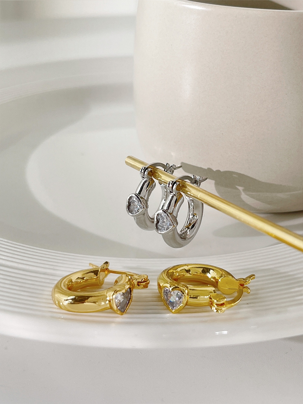 Fashion Heart Shape Copper Plating Zircon Earrings display picture 6