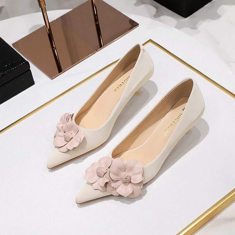 Korean-Style Niche Party Shoes, Elegant, Cute, Stylish, Sweet, and Feminine, Mid-Heel, Shallow Mouth, Pointed Toe, Color-Blocking, Floral, Genuine Single Shoes