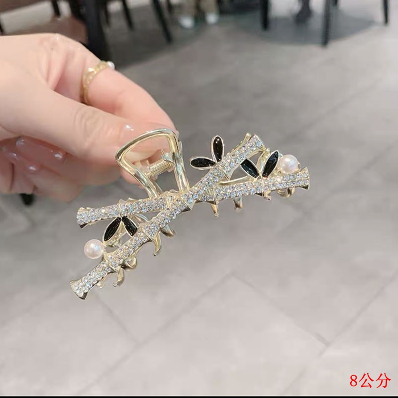 8d931b53780710e158ec6b7ace789f