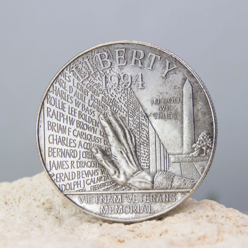 American 1994 Libertarian Hand One Dollar Replica Commemorative Coin Connoisseur's Antique Badge