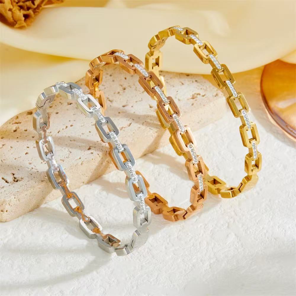 sophisticated fashionable women's bracelet stainless steel