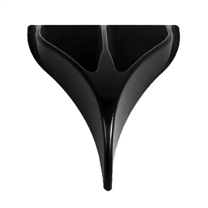 Автомобиль GM с небольшим хвостовым крылом модифицирован в стиле акульих плавников