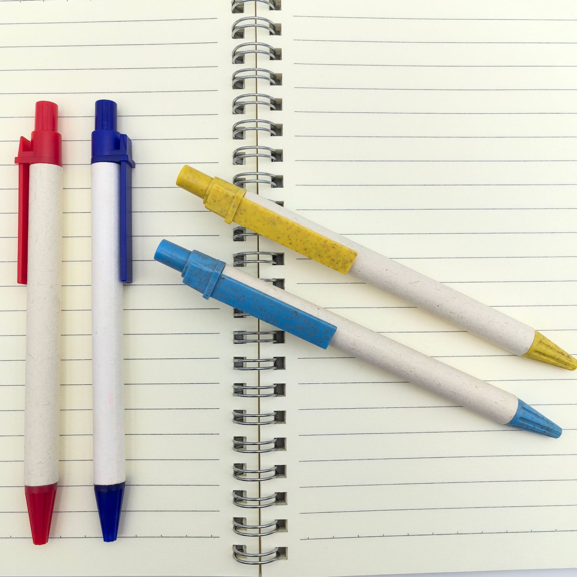 Presione bolígrafo de papel de color ecológico personalizado LOGO comercio exterior bolígrafo de tubo de papel blanco reciclado bolígrafo de caja de leche