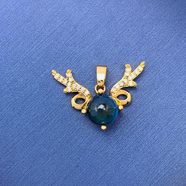 Tiktok Venta caliente colgante al por mayor auto-seleccionado 100 cobre colgante único con fuente de cadena de fábrica al por mayor sin cadena