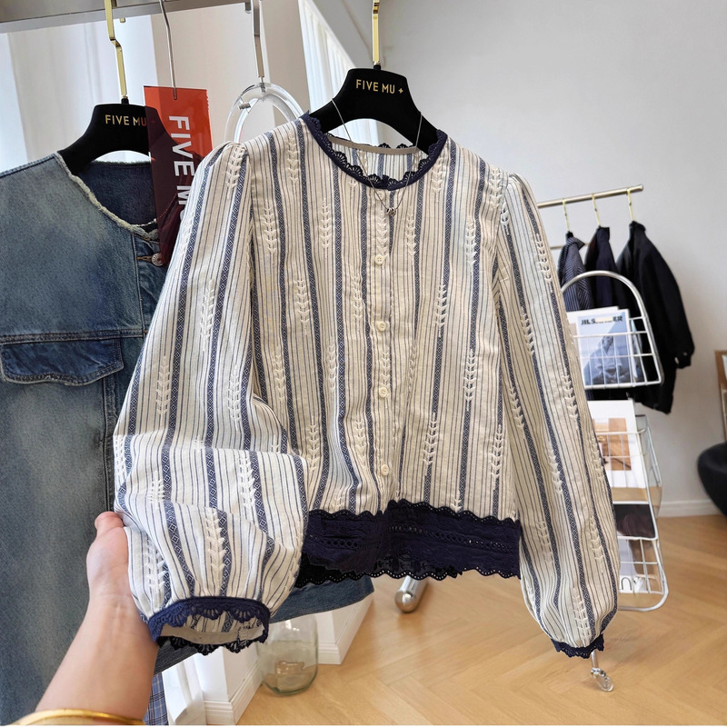 High-End, Unique and Good-Looking Contrasting Color Stripesd Lace Long-Sleeved Shirt for Women, Spring & Fall Fashionable Loose and Versatile Age-Reducing Shirt High-End, Unique and Good-Looking Contrasting Color Stripesd Lace Long-Sleeved Shirt for Women, Spring & Fall Fashionable Loose and Versatile Age-Reducing Shirt