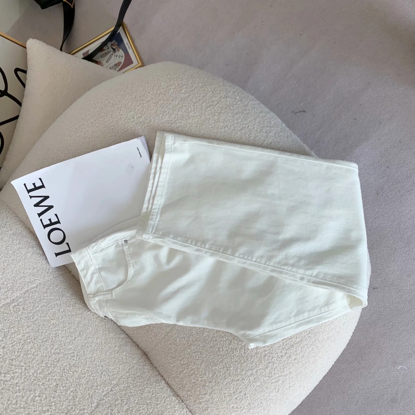 Nuevos pantalones de mezclilla finos blancos de cintura alta NSAC50791