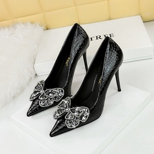 3391-H23 Vintage European and American Style Banquet High Heels, Thin Heels, Lacquer Leather, Shallow Mouth, Pointed Wat