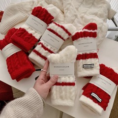 冬の新年オーストラリア産ベルベットソックス、レッドストライプのレディースミッドカーフソックス、カシミア新年ソックス、暖かいベルベットレッドソックス