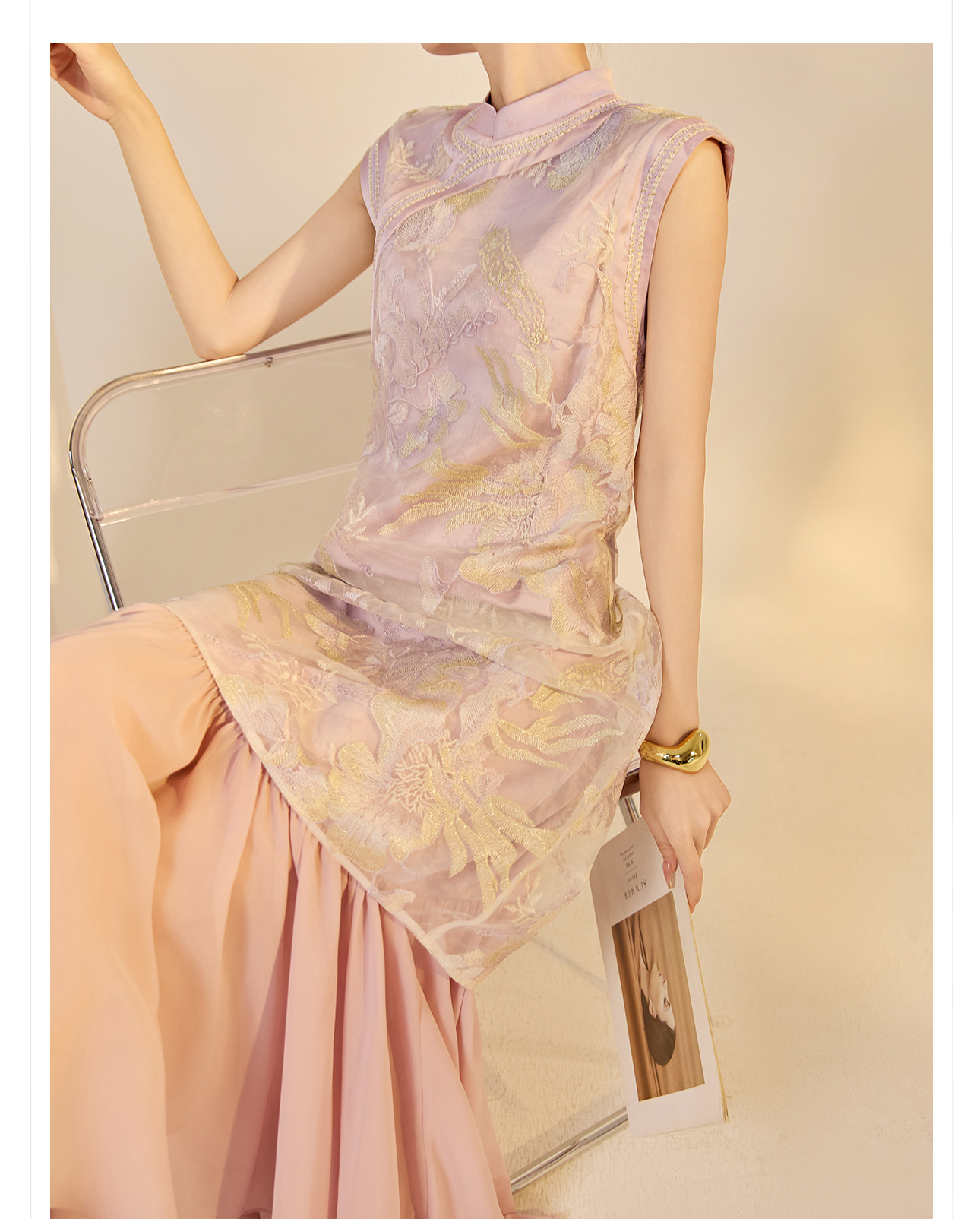 Đầm sườn xám cổ đứng tay lỡ in họa tiết đính cườm cao cấp phong cách Tân Trung Hoa — màu vàng, màu tím chi tiết 4